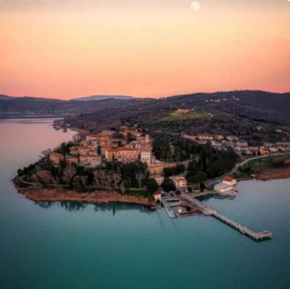 Il Borgo Antico Villa Monte del Lago Exteriör bild